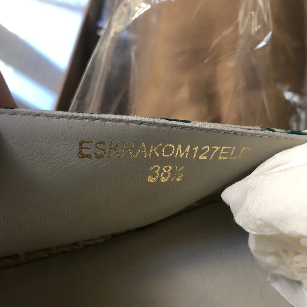 NIB Burberry Peony Rose Print Canvas Espadrilles